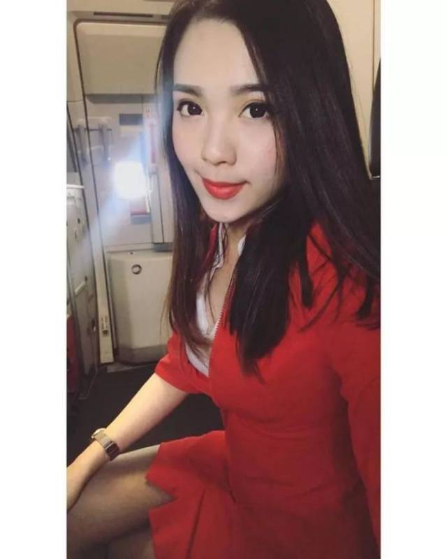 手枪与红唇